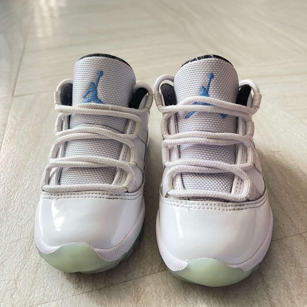 Jordan 11 Low TD
